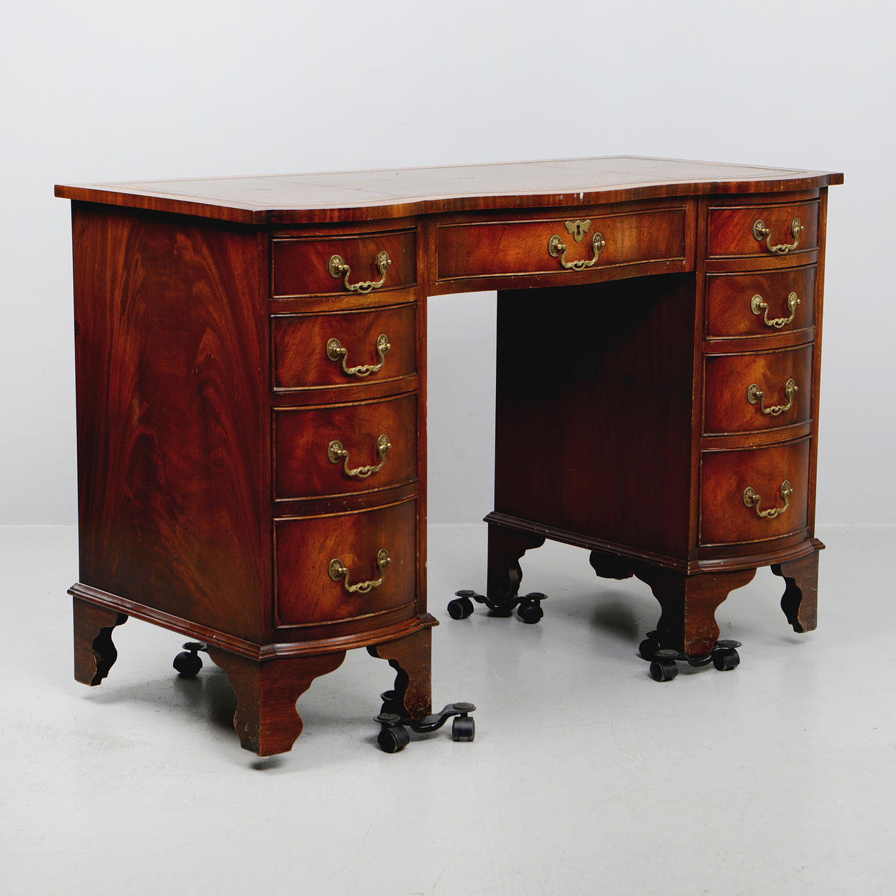 SKRIVBORD, engelsk stil, 1900-tal.