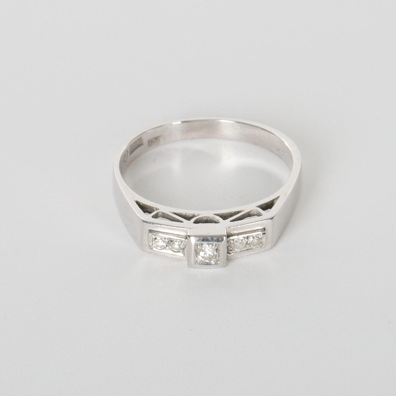 RING WITH DIAMONDS, total approx 0,08ct, 18K white gold, 1964.