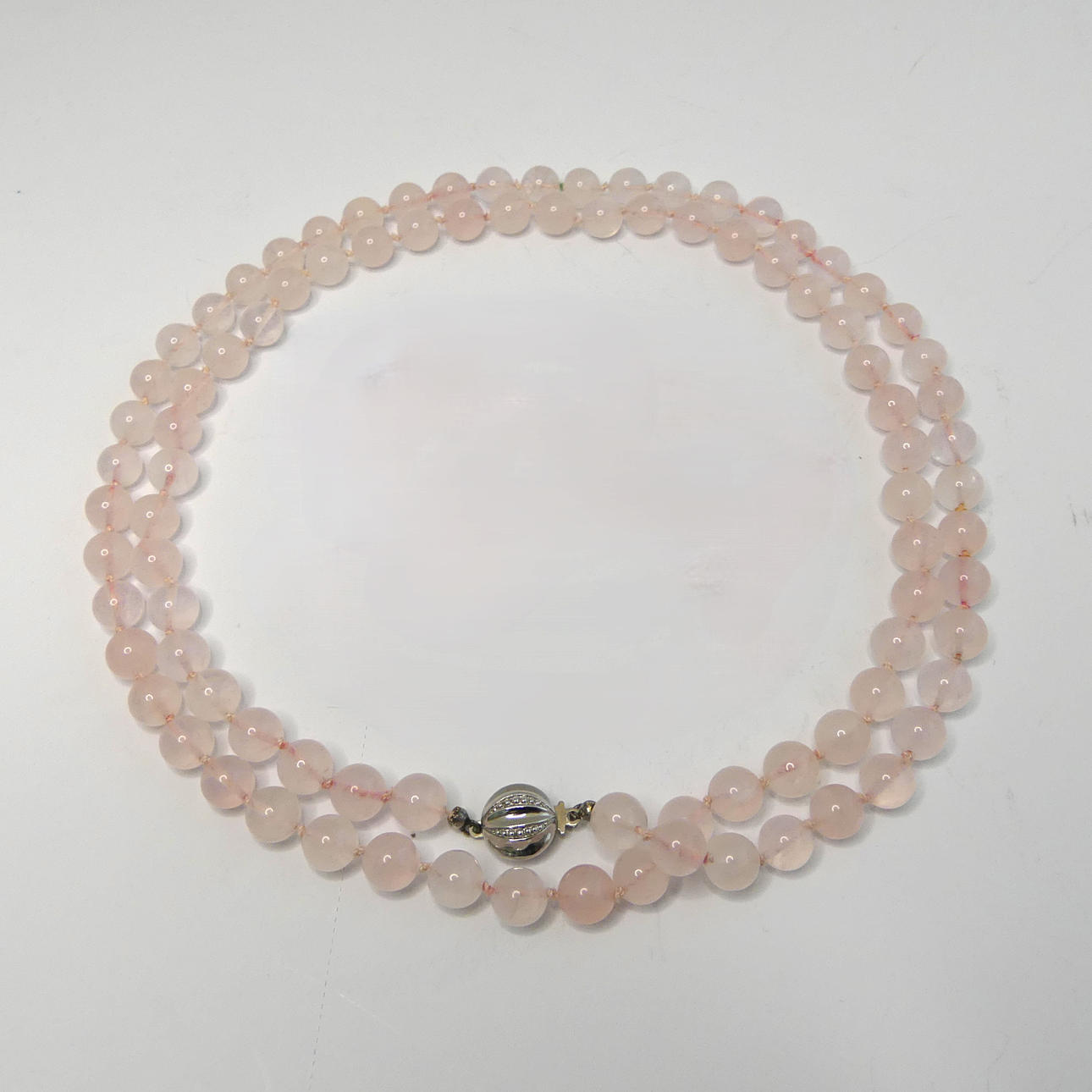 PERLEHALSKÆDE, rosenkvarts og 835 sølv.