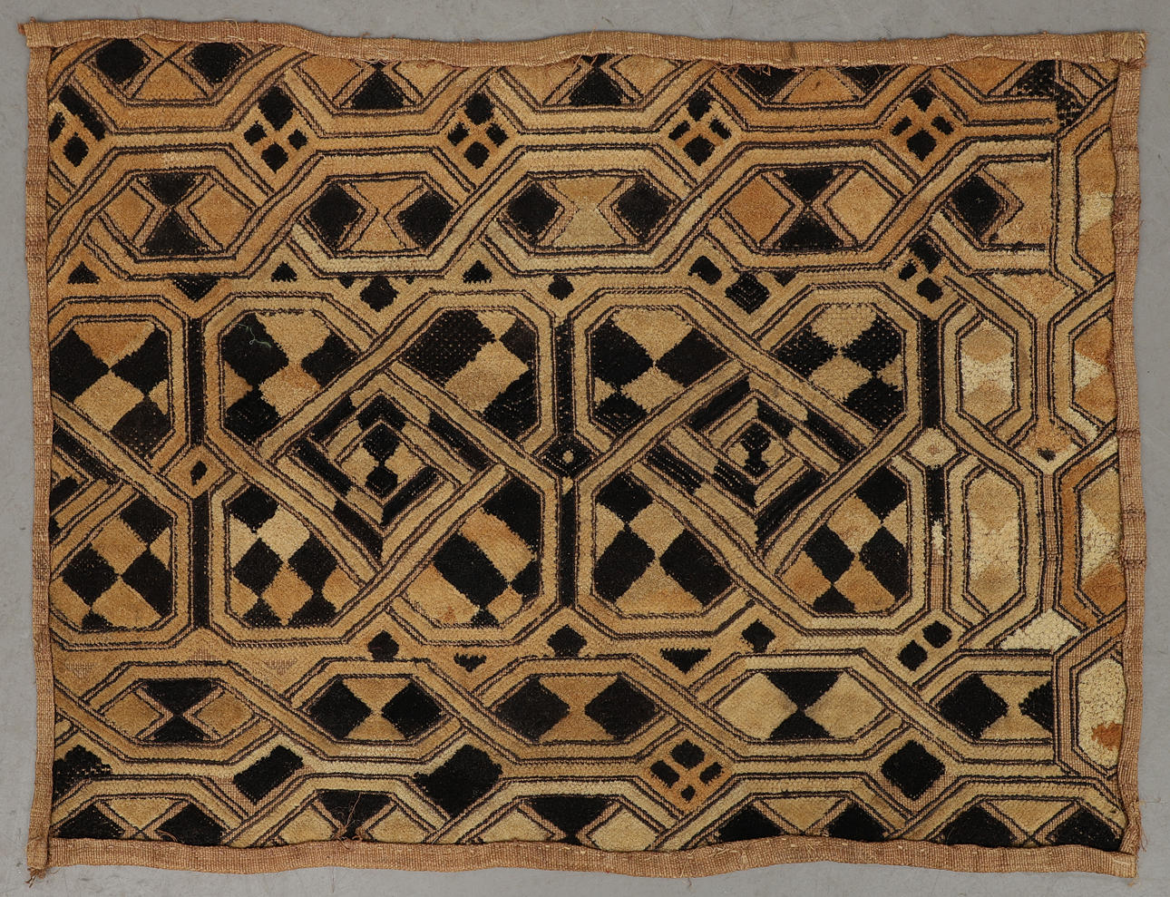 RAFFIA TEXTILE, Shoowa, D.R. Congo, 20th century.