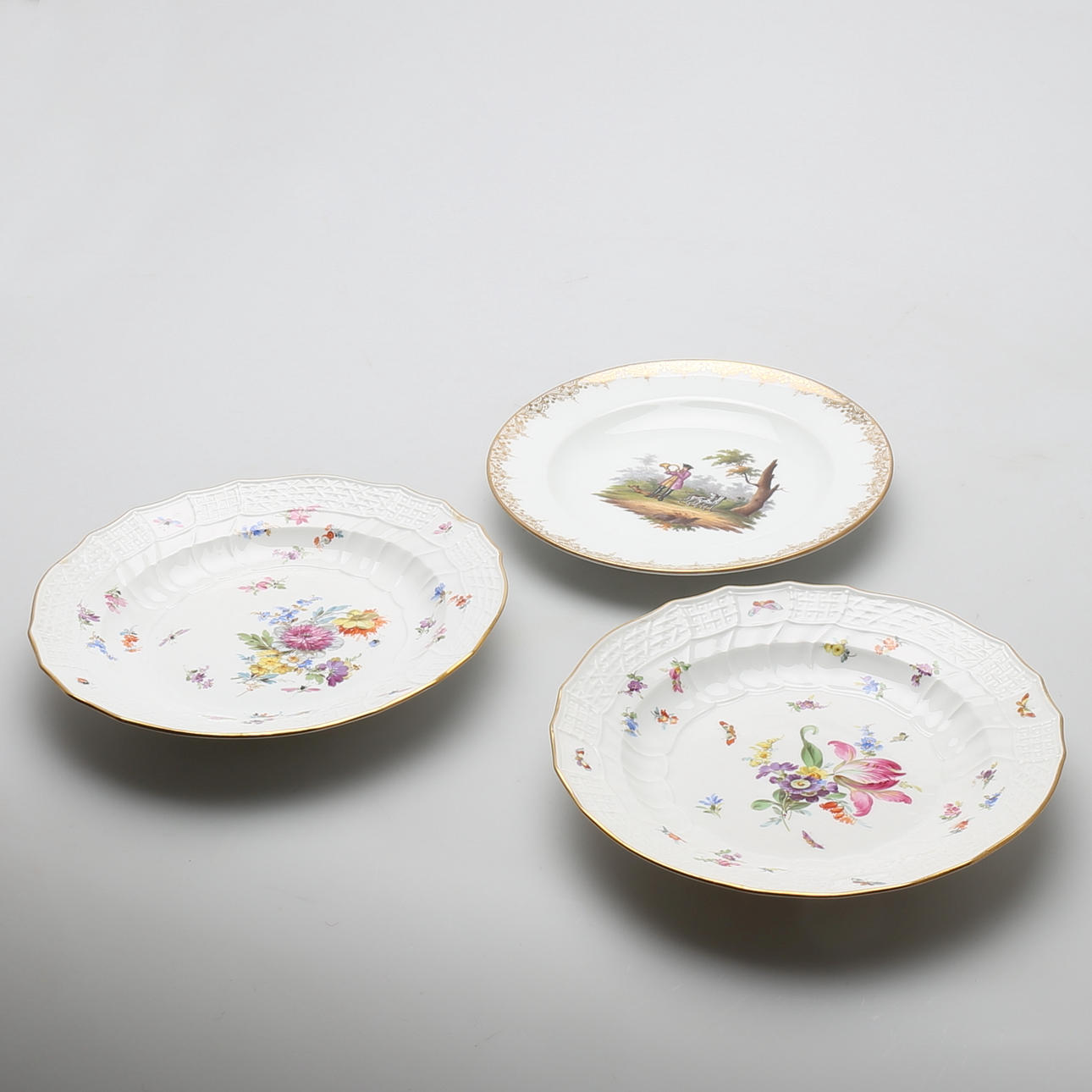 TALLRIKAR, 3 st, porslin, Meissen, Tyskland 1900-tal.