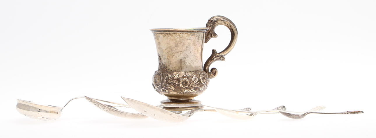 Silverföremål, ca 260 gram, Sverige och England, 1800/1900-tal.