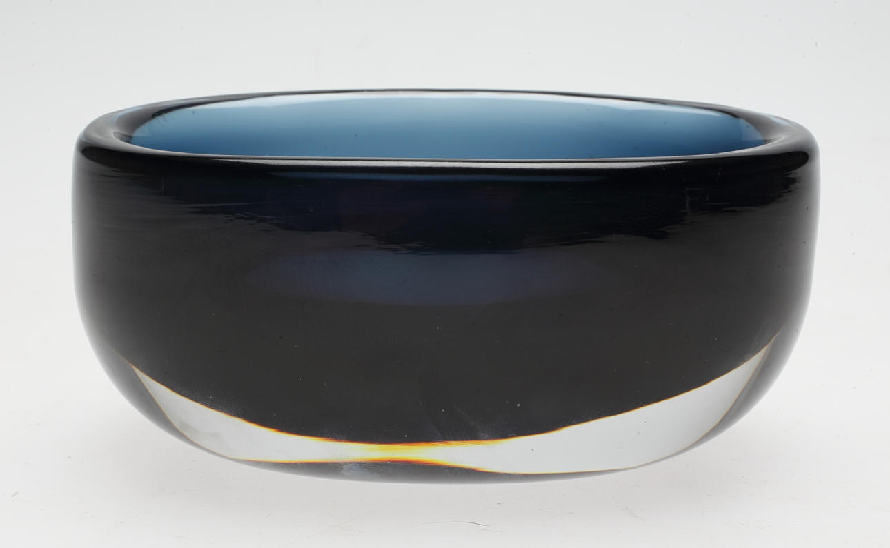 GLASSKÅL, Orrefors, Nils Landberg, 1900-tal.