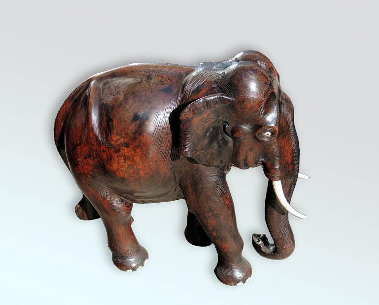 ELEFANT, Holz.