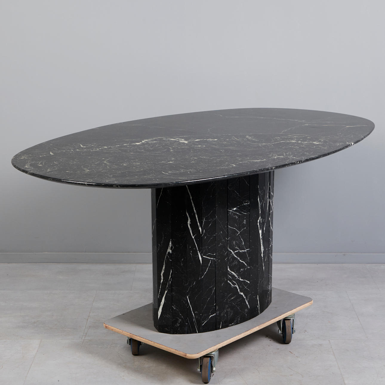 Dining room table/table, marble, 1970s, Italy.