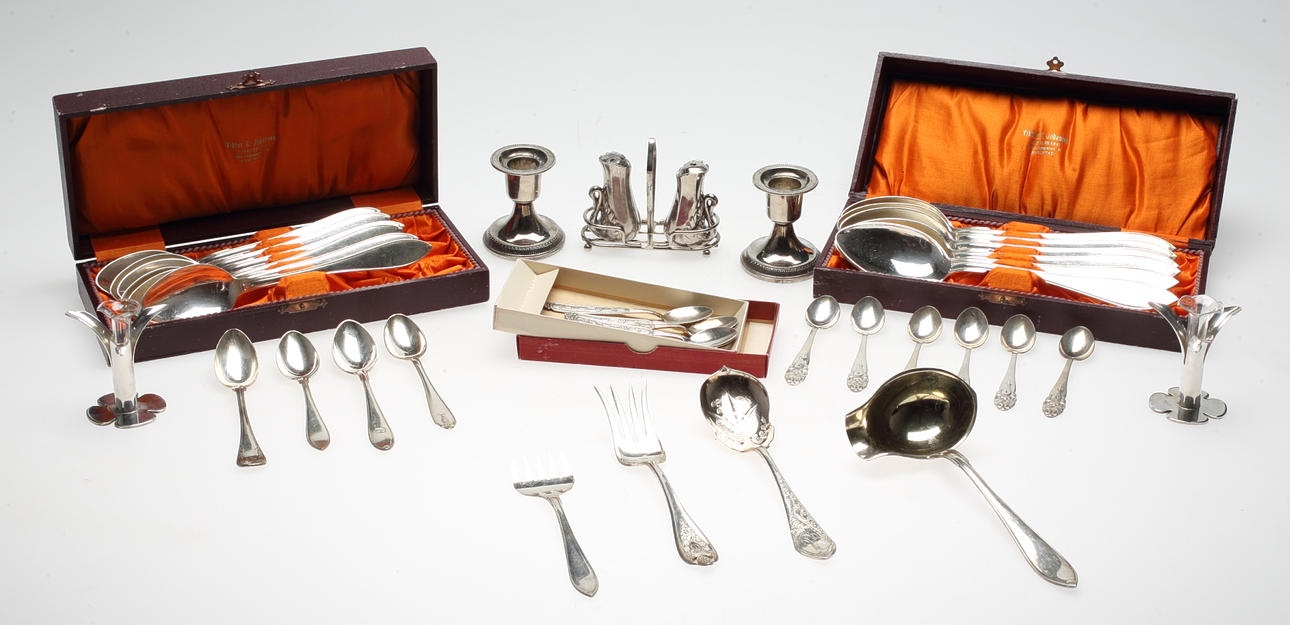NYSILVERFÖREMÅL, 37 delar, bl a bestick, 1900-tal.