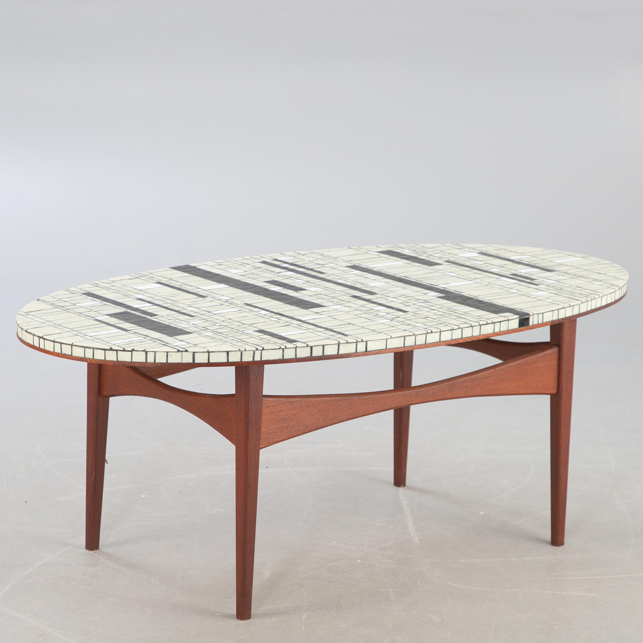 Oval mosaik soffbord, 1960-tal.