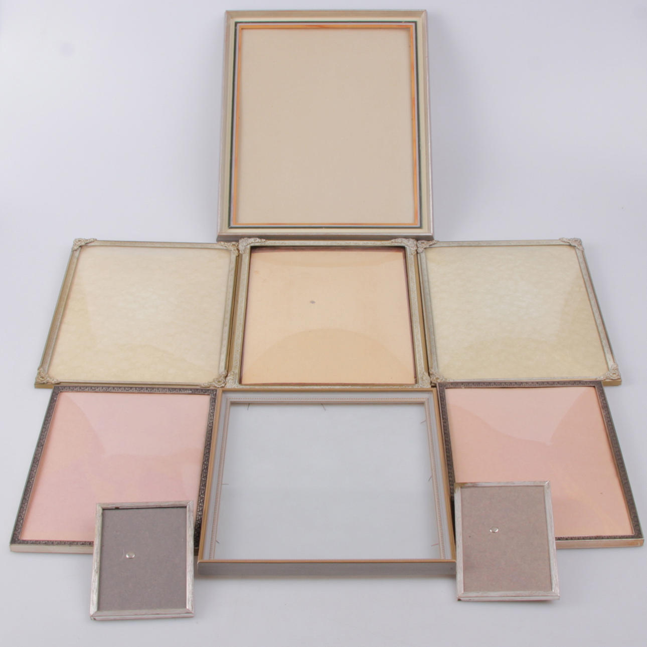 RAMAR, 8 st, metall, 1900-talets första hälft.