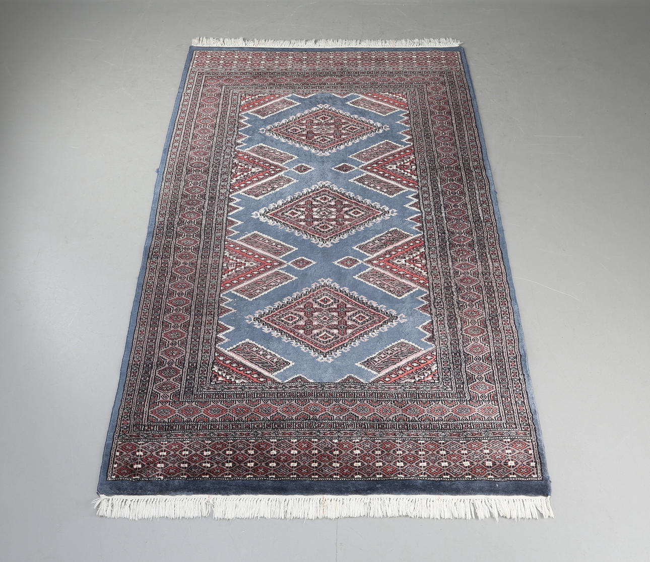 MATTA, 123 x 204 cm.