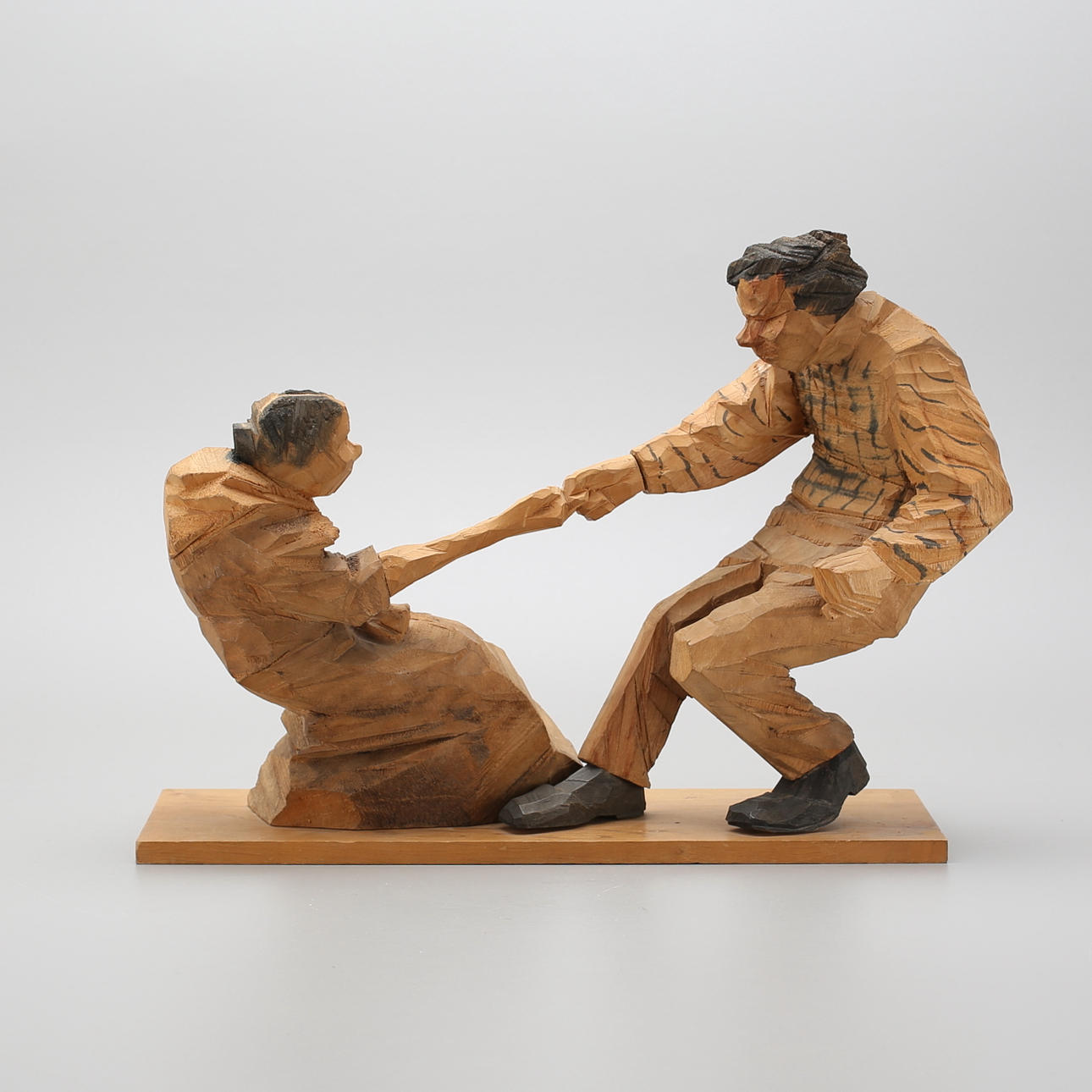 AXEL PETERSSON DÖDERHULTARN. Skulptur, Äktenskapet, snidat trä, hand- och stämpelsignerad, daterad 1918.