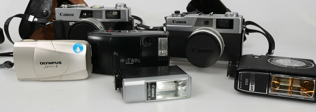 KAMEROR OCH BLIXTAR, 6 stycken, bland annat Canon.