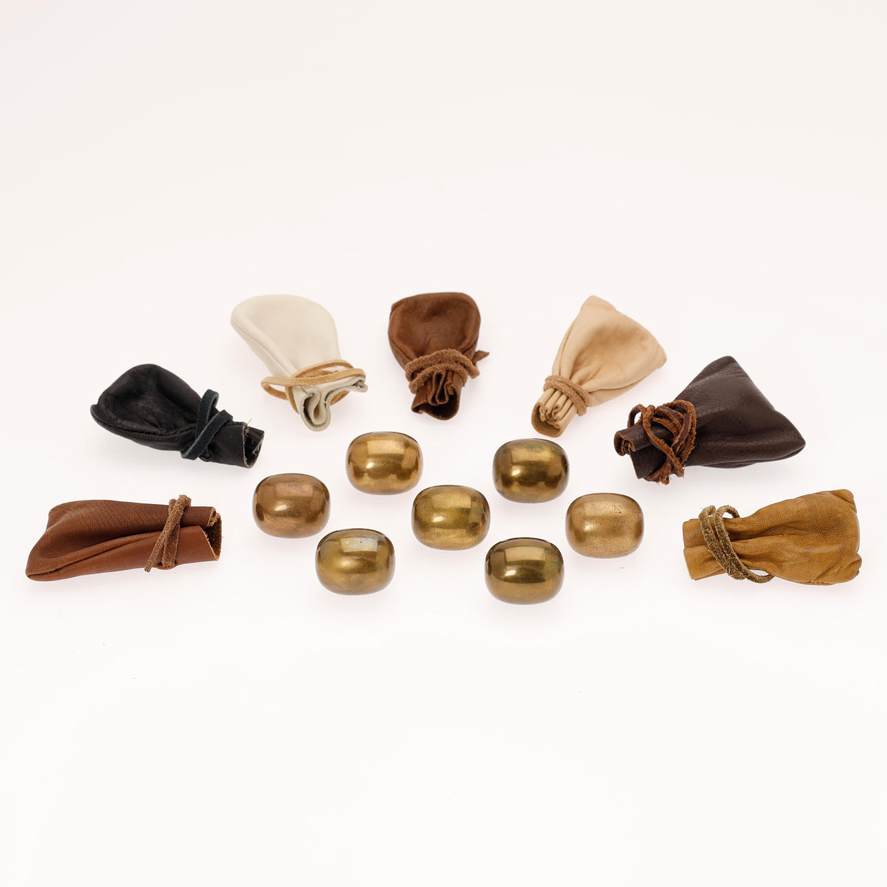 PIET HEIN. En samling mässing ”superägg”, Danmark, (7).