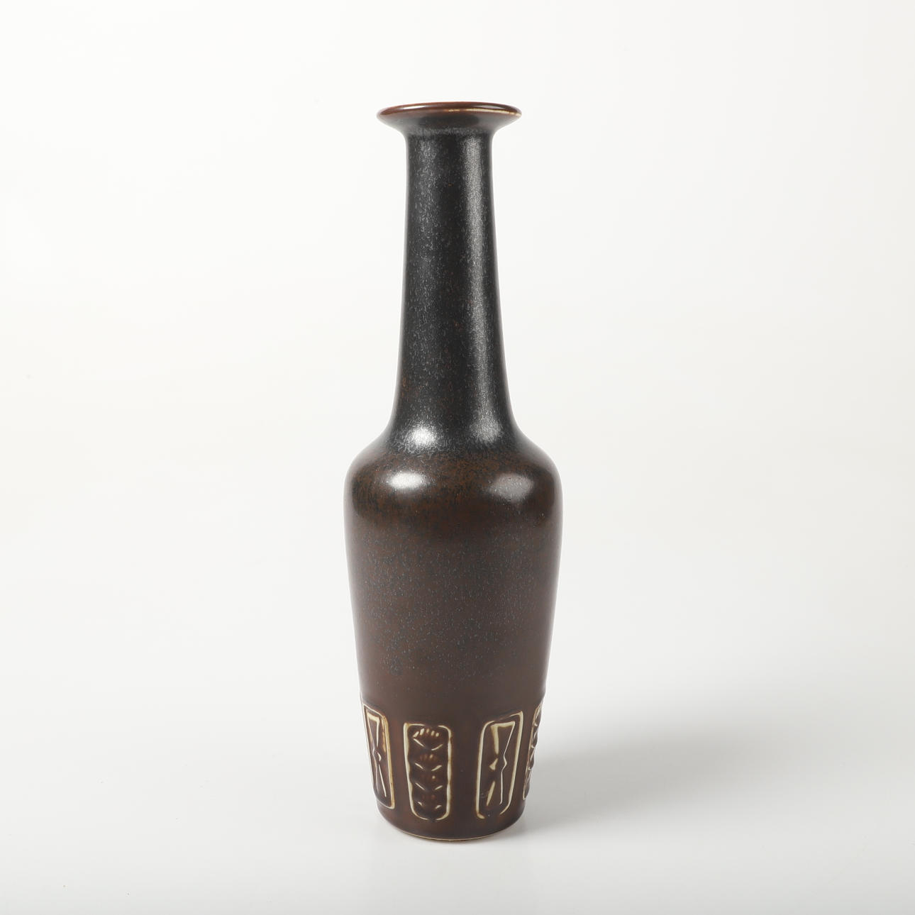 GUNNAR NYLUND. Vas, glaserat stengods, Rörstrand.