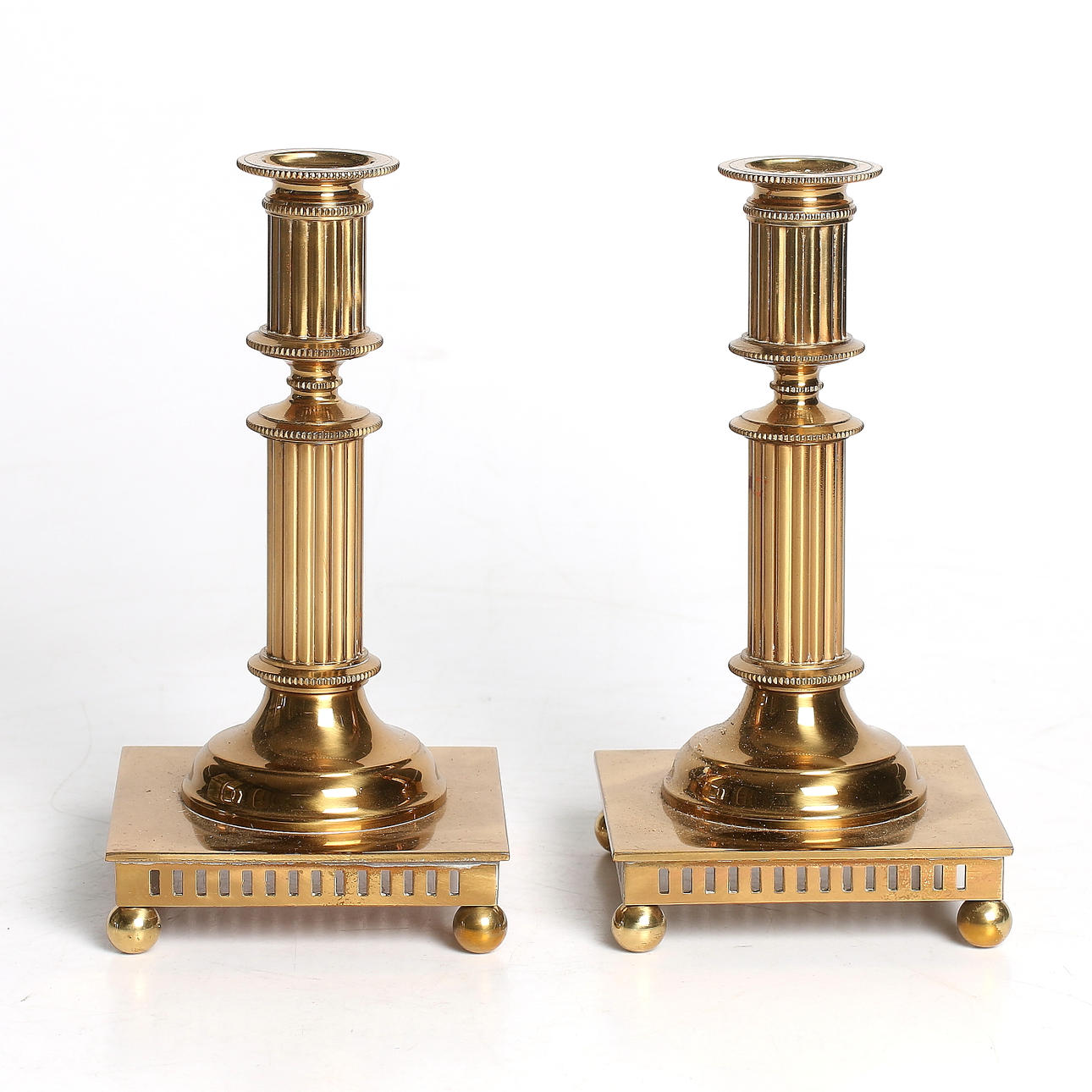 LJUSSTAKAR, ett par, bronsmalm, Mitab, Karlshamn, 1900-talets andra hälft.