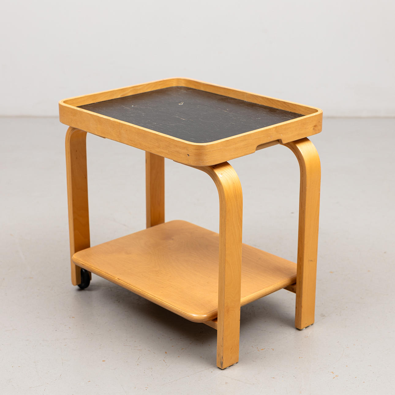 CARINA BENGS. Carrito de servicio, «Brunabo», IKEA.