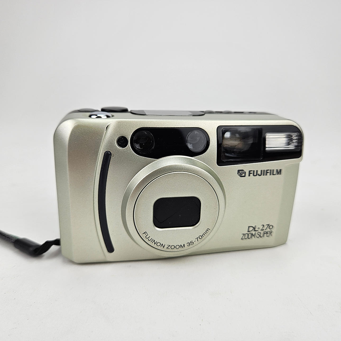 CÁMARA, Olympus [mju:] -1, Japón/China.