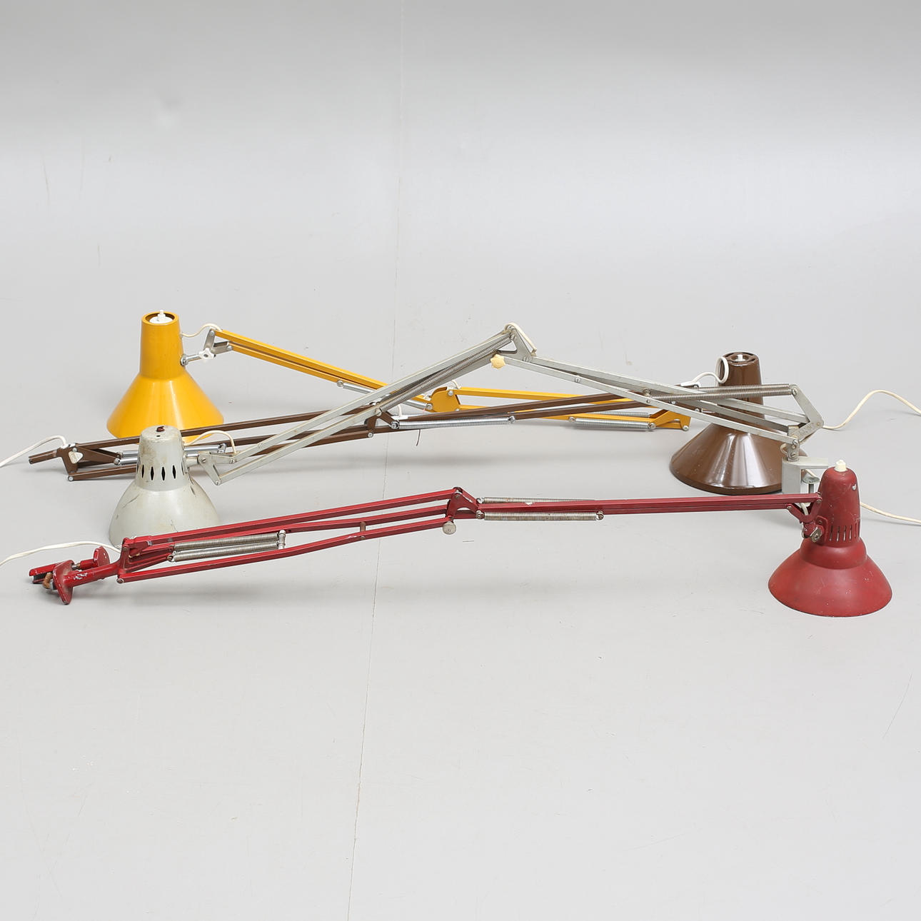 SKRIVBORDSLAMPOR, 4 st, industri, 1900-talets mitt/andra hälft.