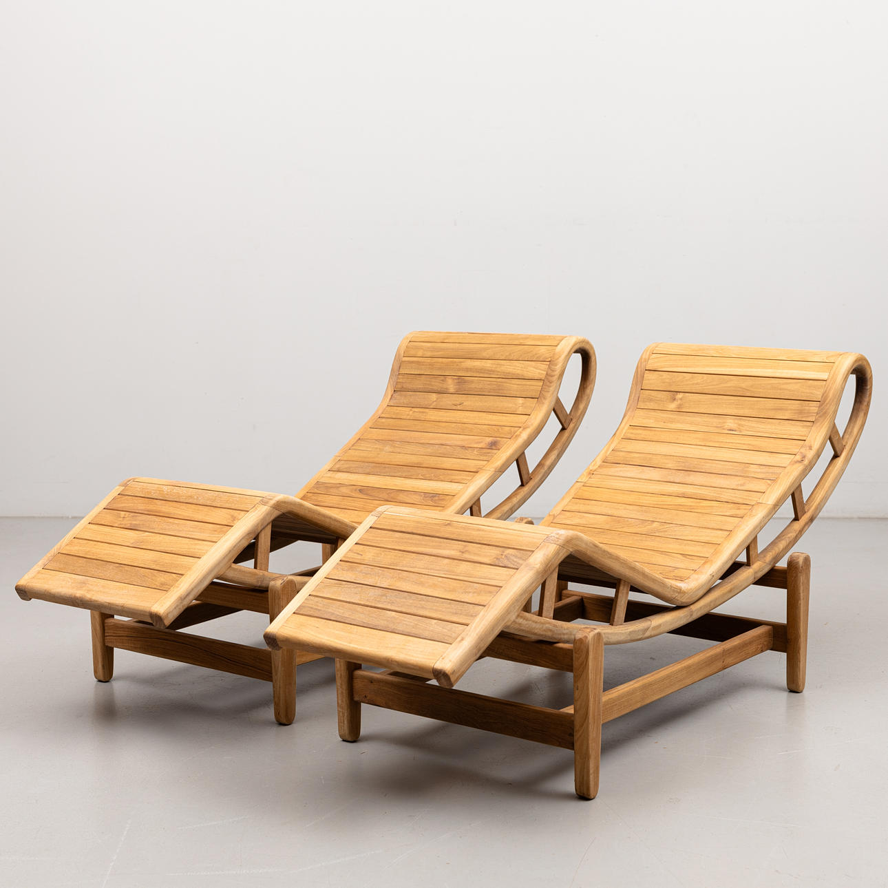 VILSTOLAR, 1 par, teak, samtida.