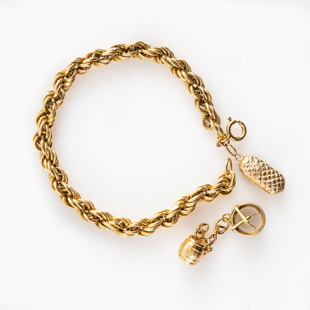 ARMBAND, Berlocker, 18K guld.