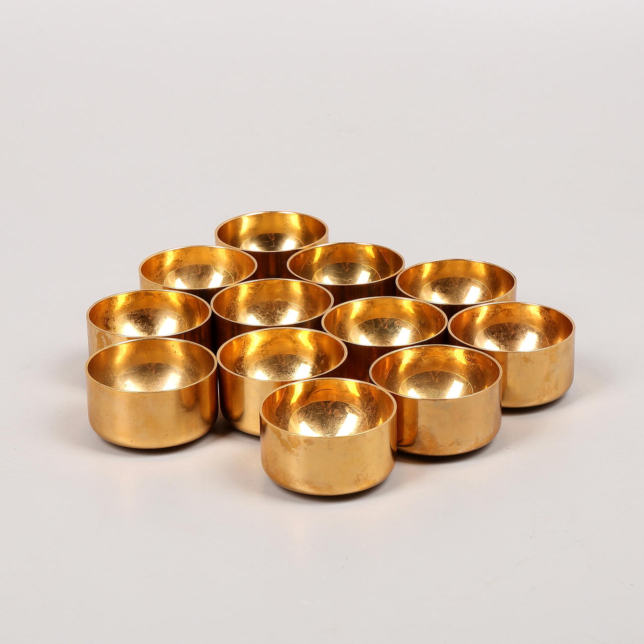 Ein Satz von 12 Lichtlaternen, Messing, Skultuna.