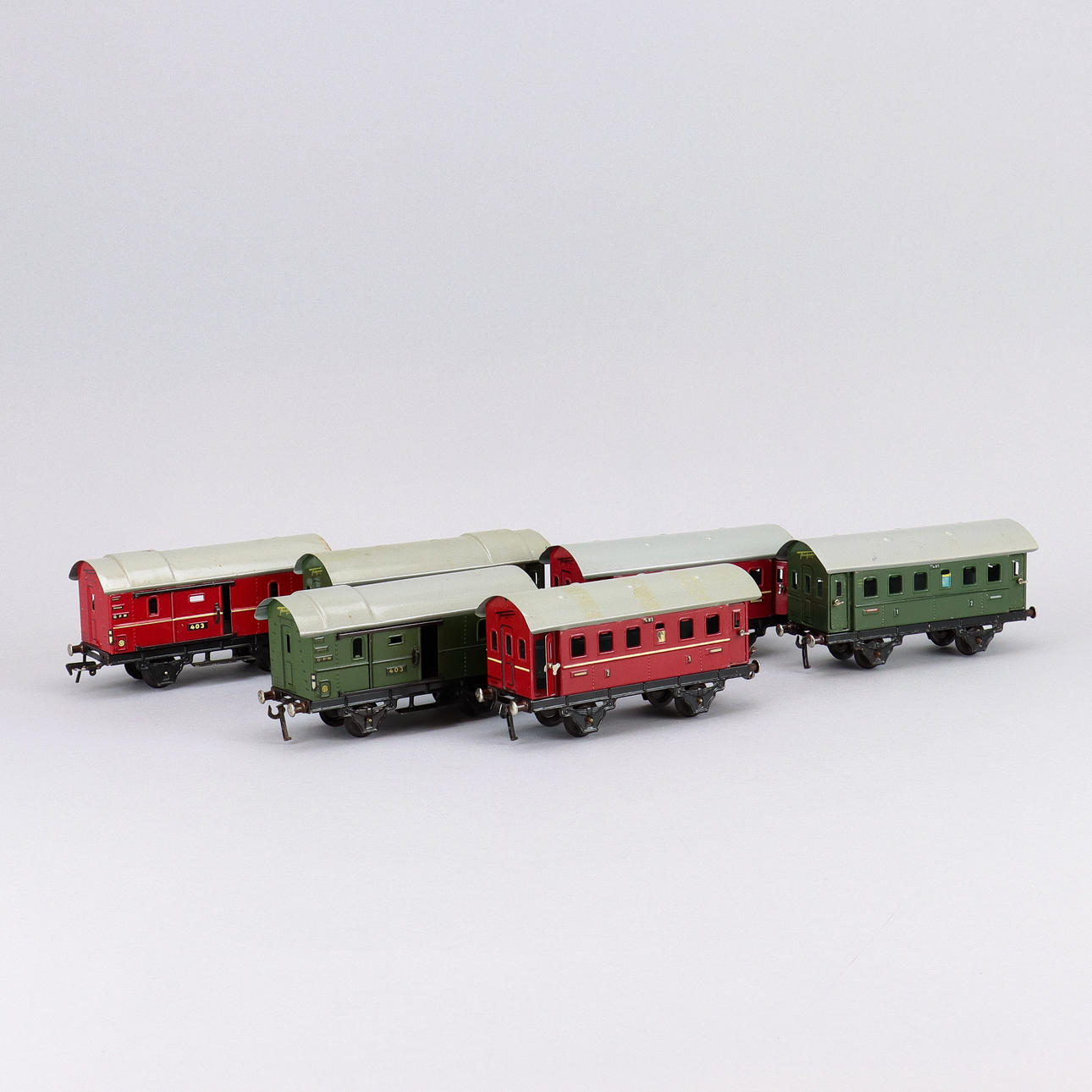 FLEISCHMANN-Triebwagen im Blechgleis 0.