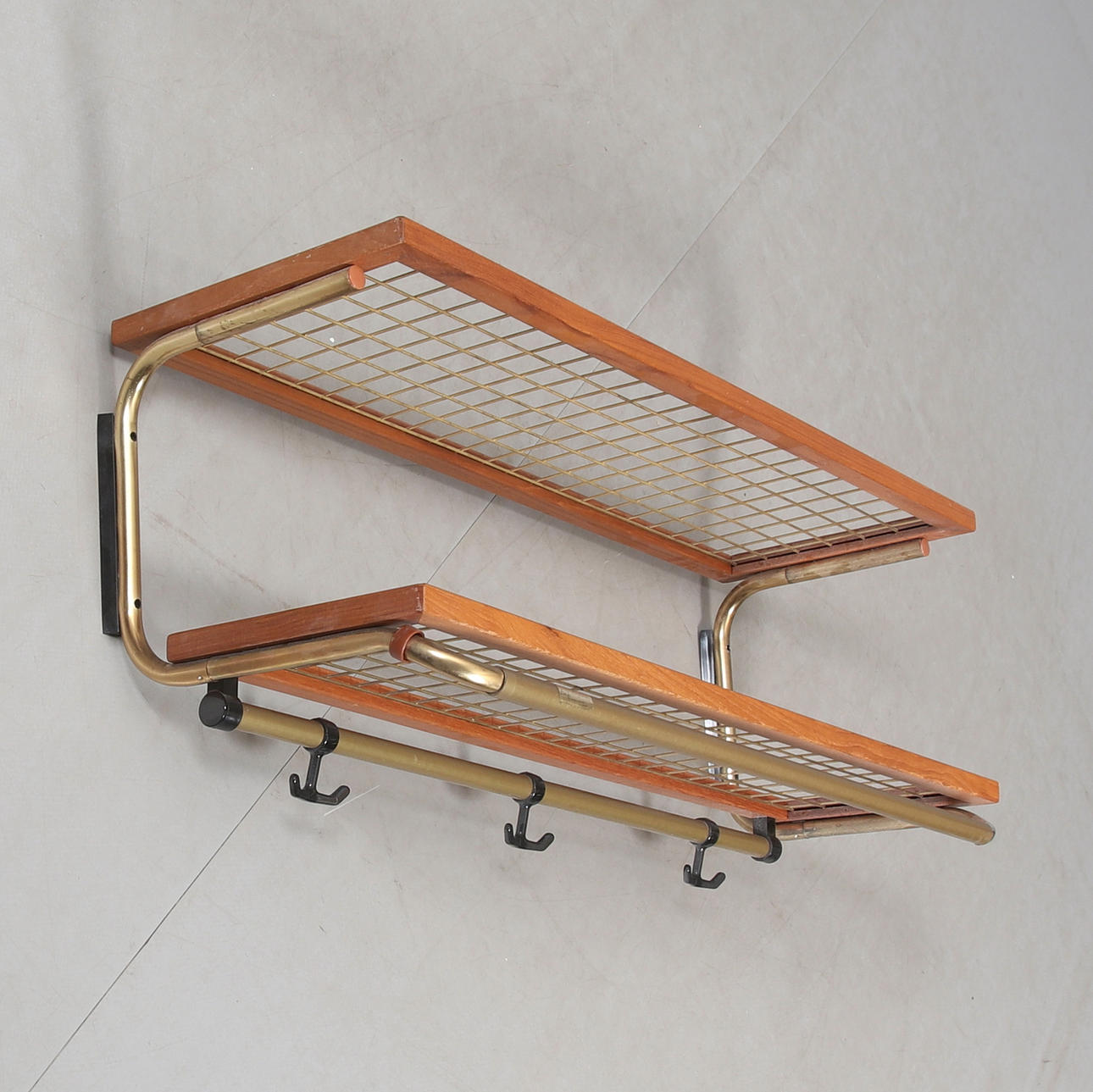 HATTEHYLDE, teak, 1900-talets anden halvdel.