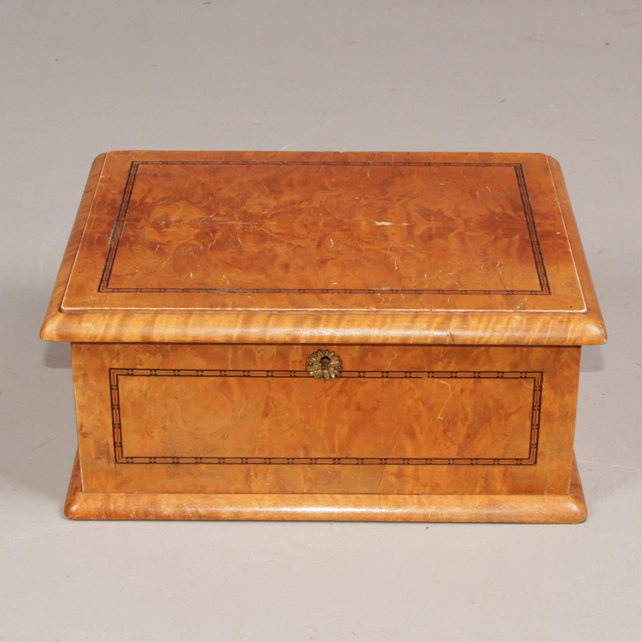 SKRIN, valnötsfaner, tidigt 1900-tal.