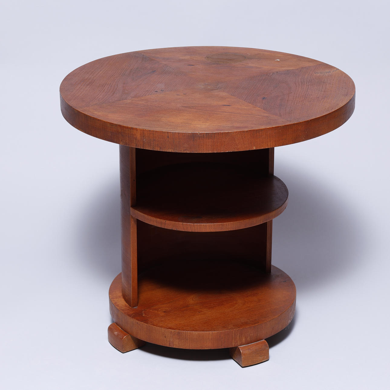 Art deco bord af eg. Danmark 1900 tallets første halvdel.