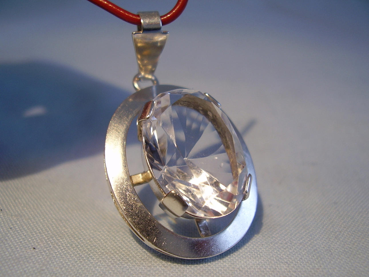 LARGE ROCK CRYSTAL PENDANT SILVER 835 handgjord från omkring 1930.