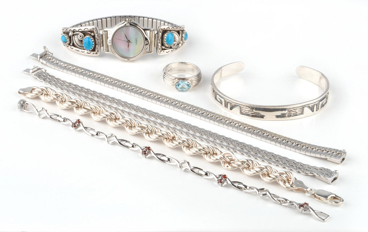 BUNDLE LOT SILVERSMYCKEN, ca. 112 g.