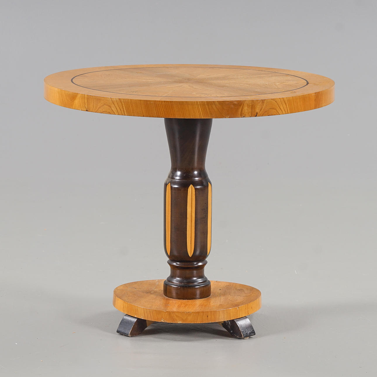 COFFEE TABLE 1930S/40S.