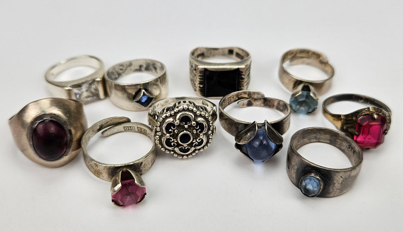 Ein Satz von 10 Ringen, Silber.