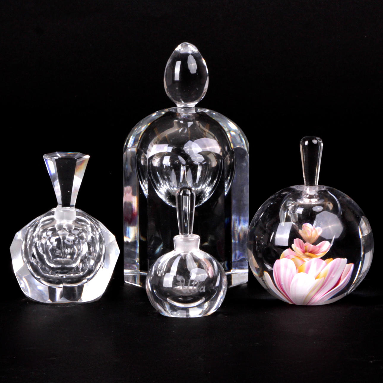 FLAKONGER, 4 st. Glas, Kosta, 1900-talets andra hälft.