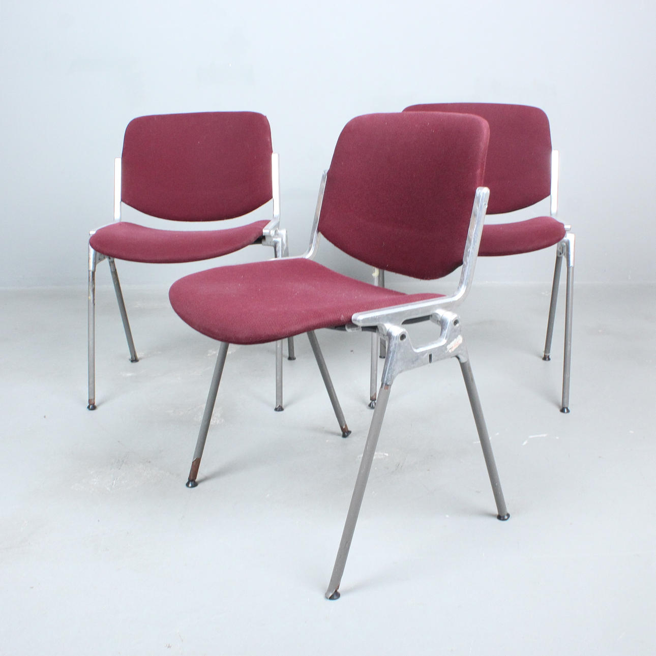 ANONIMA CASTELLI. Uppsättning stolar modell ”DSC 106" (3).