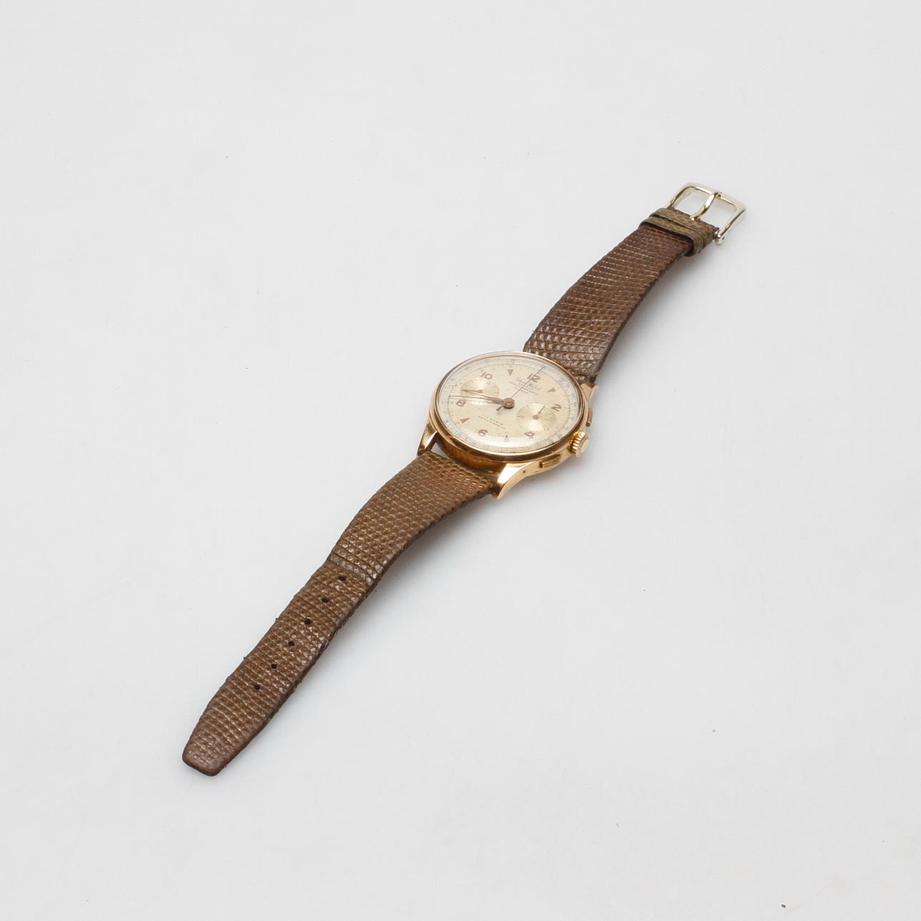 ARMBANDSUR, Dom Watch, Chronograph Sussie, kronograf, manuell, 18k, 1900-talets första hälft.