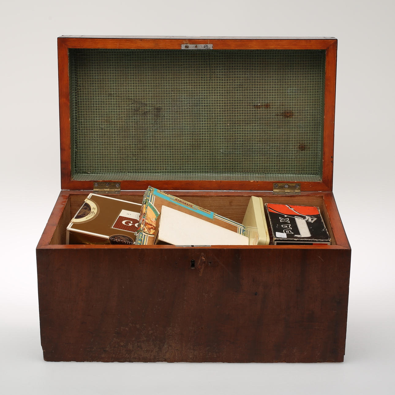 SKRIN, ÄLDRE PLÅTBURKAR ca 20 st.