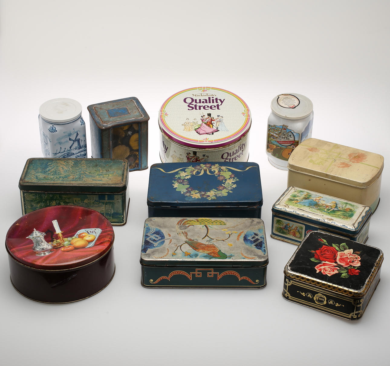 PLÅTSKRIN OCH BURKAR, 11 st. bland annat Bönan Lyx ICA.