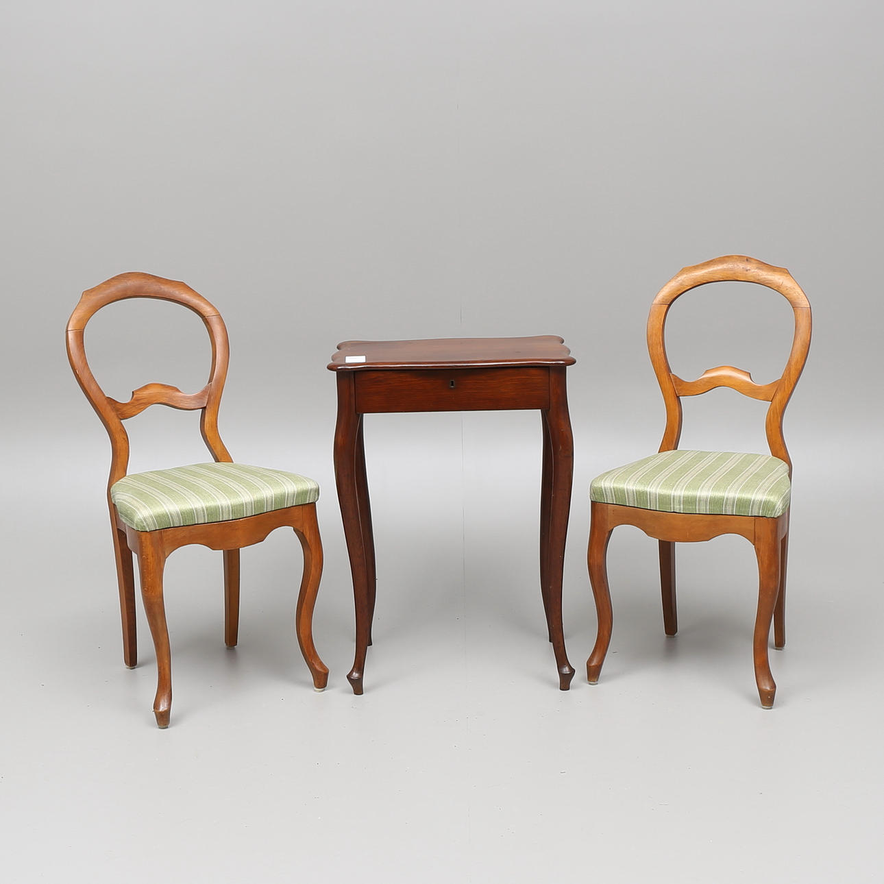 STOLAR, 2 st samt BORD med låda, nyrokoko, 1800/1900-tal.