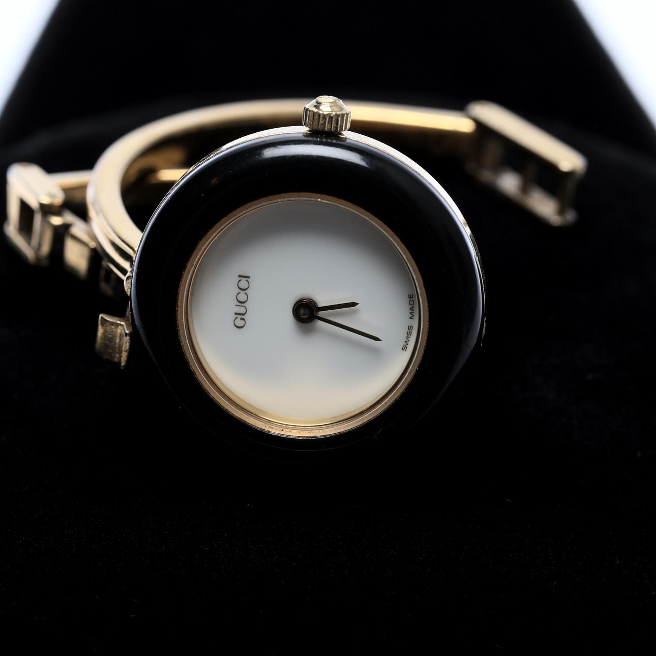 WRISTWATCHES. It's Gucci.