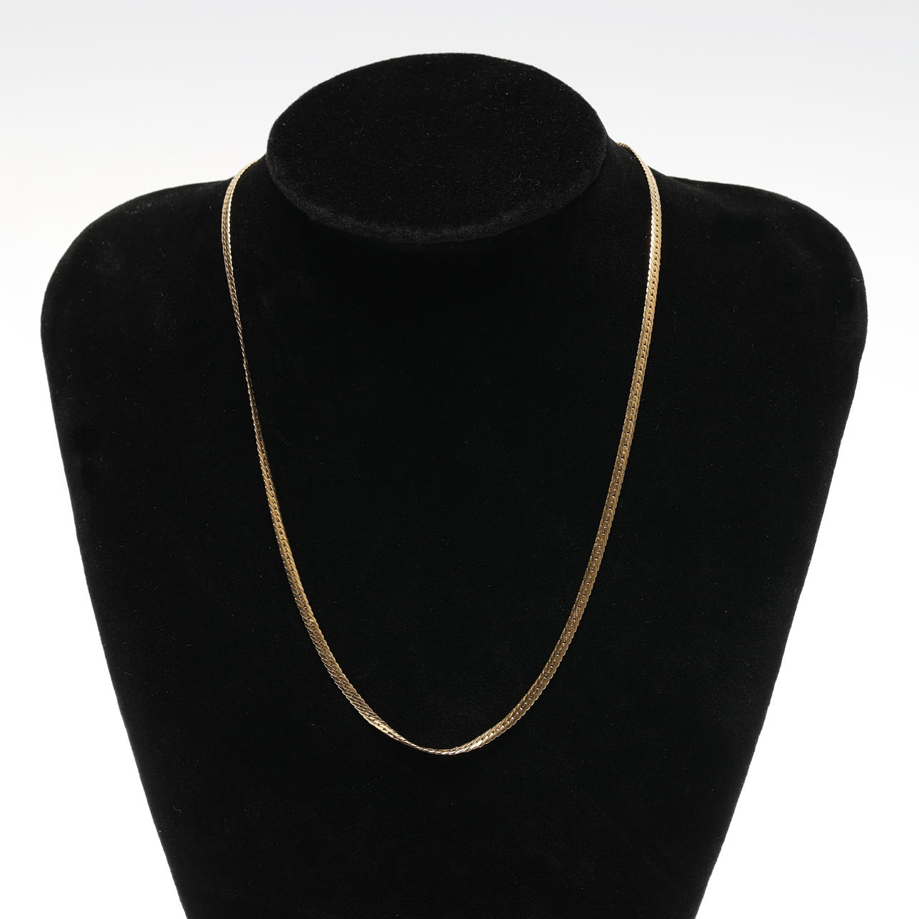 KAULAKORU. Kulta, 18 k.