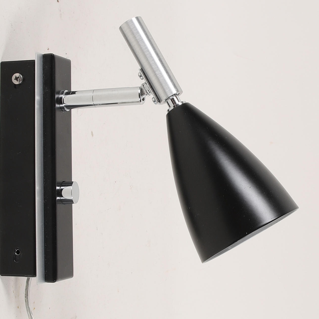 VÄGGLAMPA, halogen, metall, samtida.