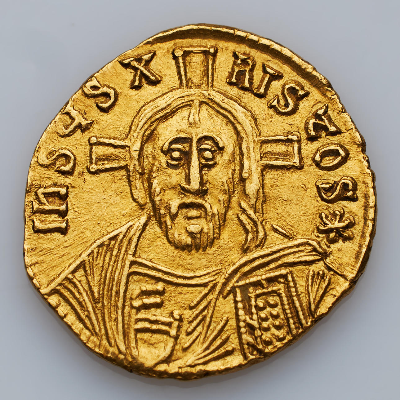 GOLD COIN Michael III, Byzantine Emperor, 842-867, solidus, minted in Constantinople, Christ pantocrator and on the other side the emperor holding a labarum.