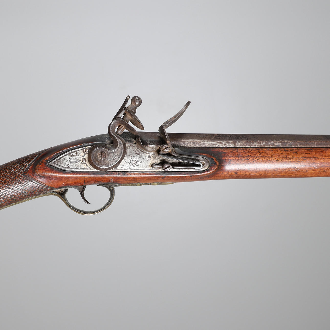 AN EARLY 19TH CENTURY FLINTLOCK SPORTING LONG GUN. Weapons & Militaria ...
