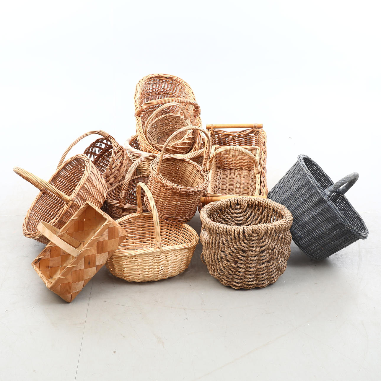 KORGAR/SVAMPKORGAR, flätad, 14 stycken.