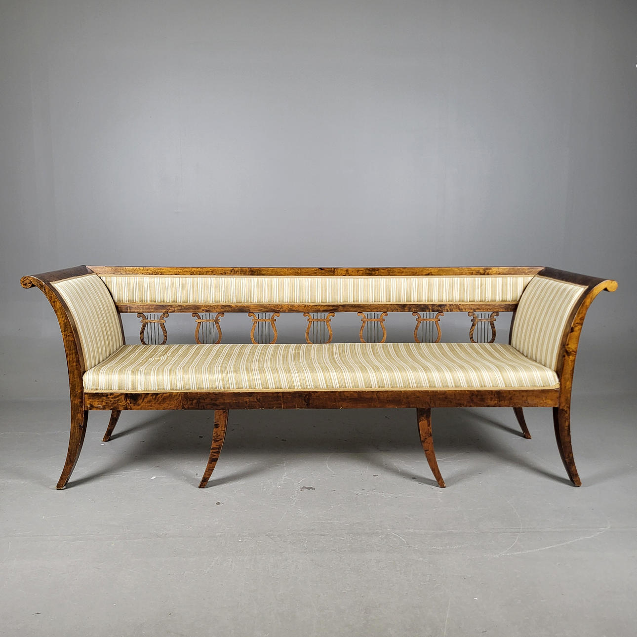 SOFFA, empirstil, omkring 1900.