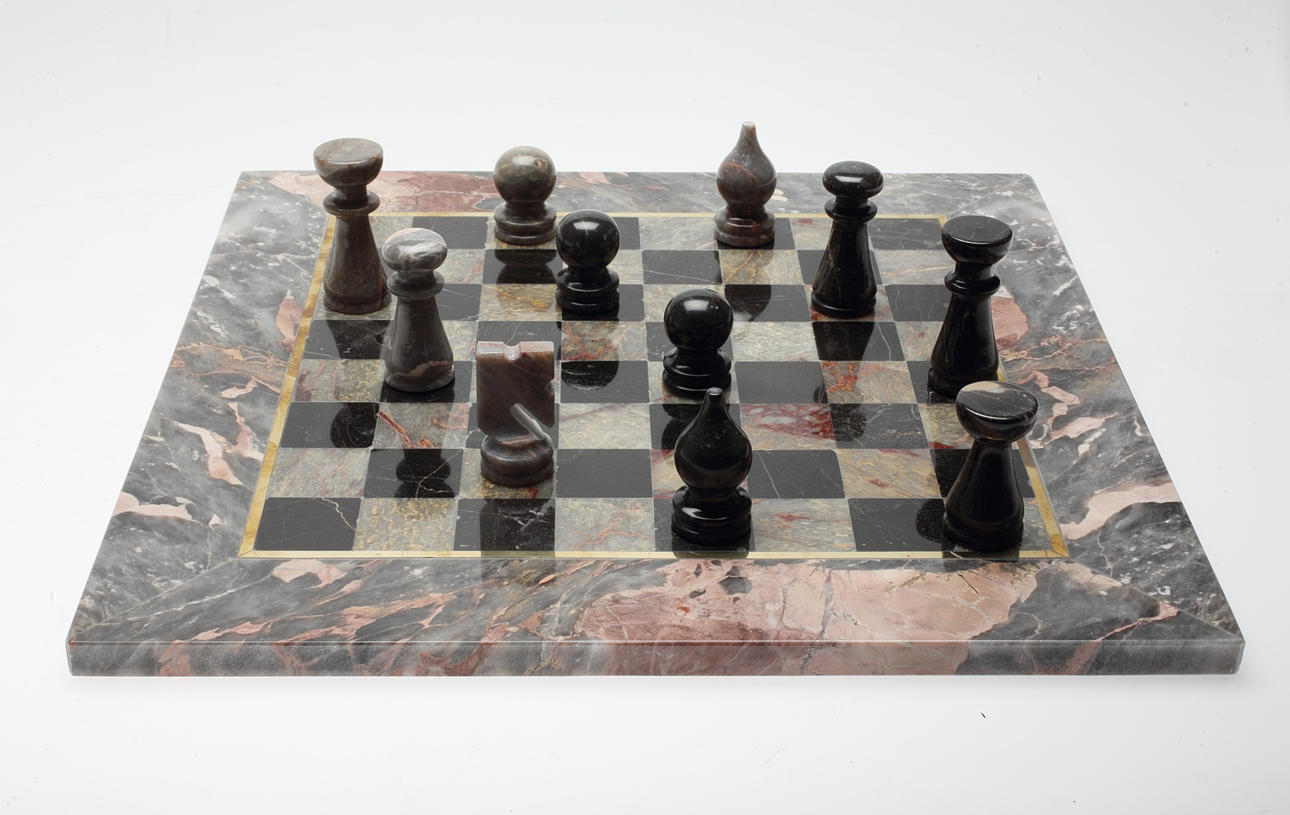 SCHACKSPEL I MARMOR, 33 delar, 1900-tal.