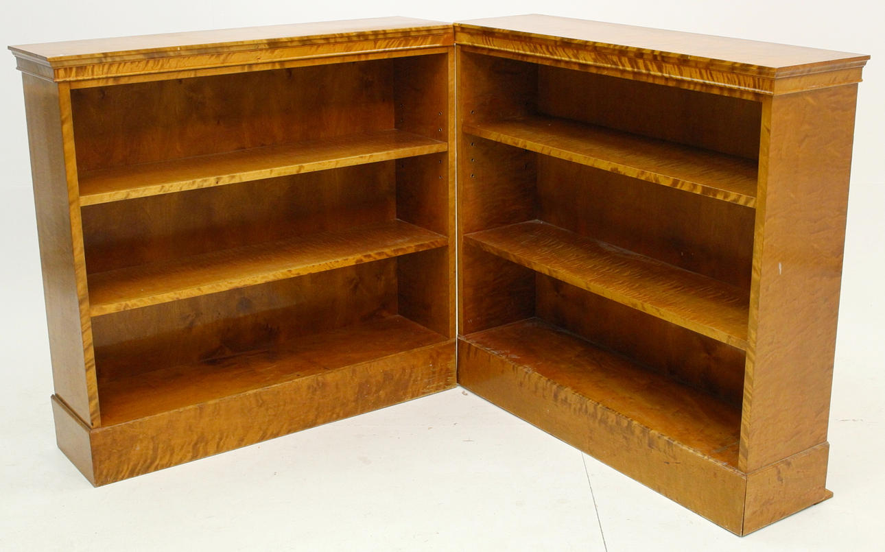 HÖRNBOKHYLLA, 2 delar, masurbjörk.