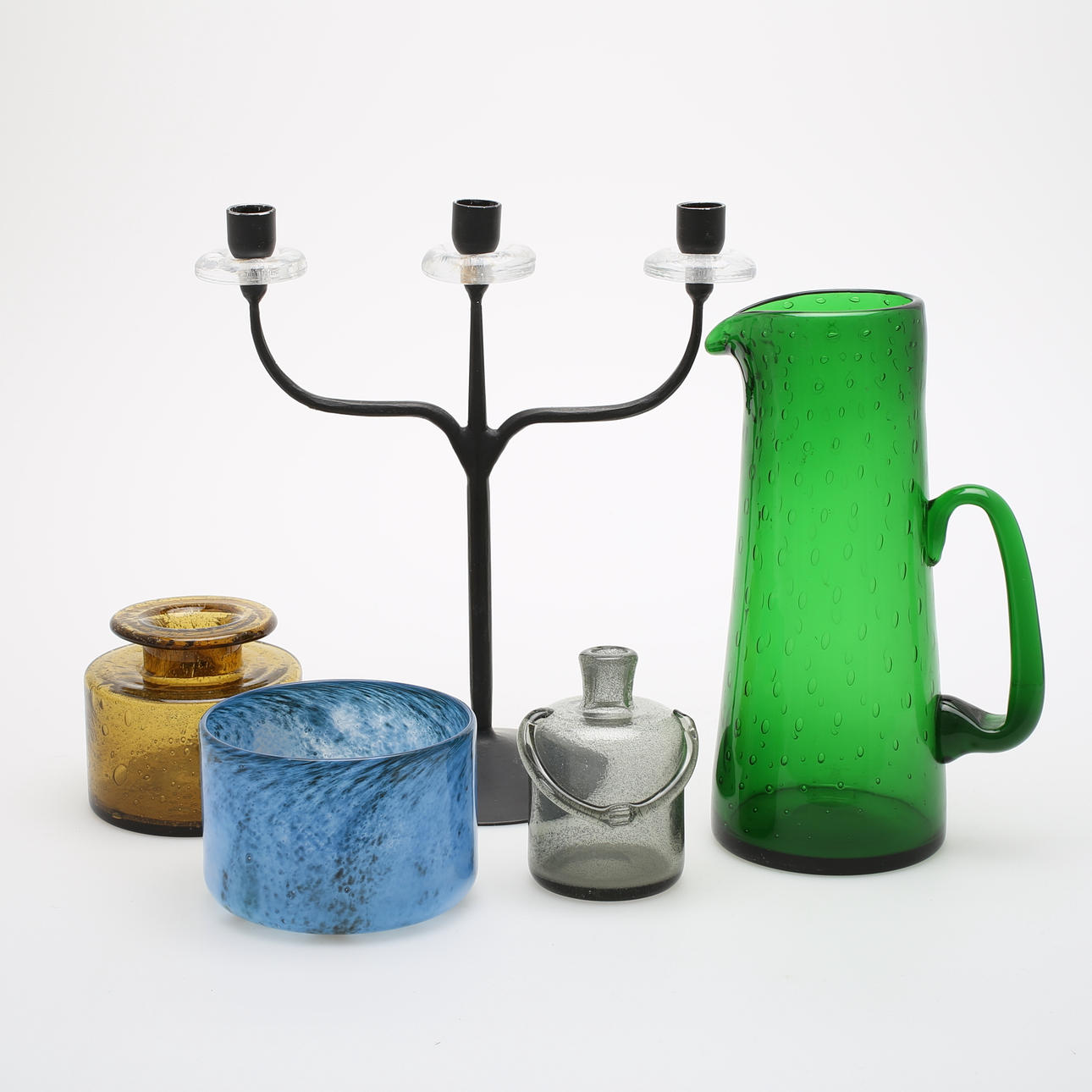 KONSTGLAS, 4 st samt LJUSSTAKE, smide,bl.a. Erik Höglund, Bertil Vallien, Boda.