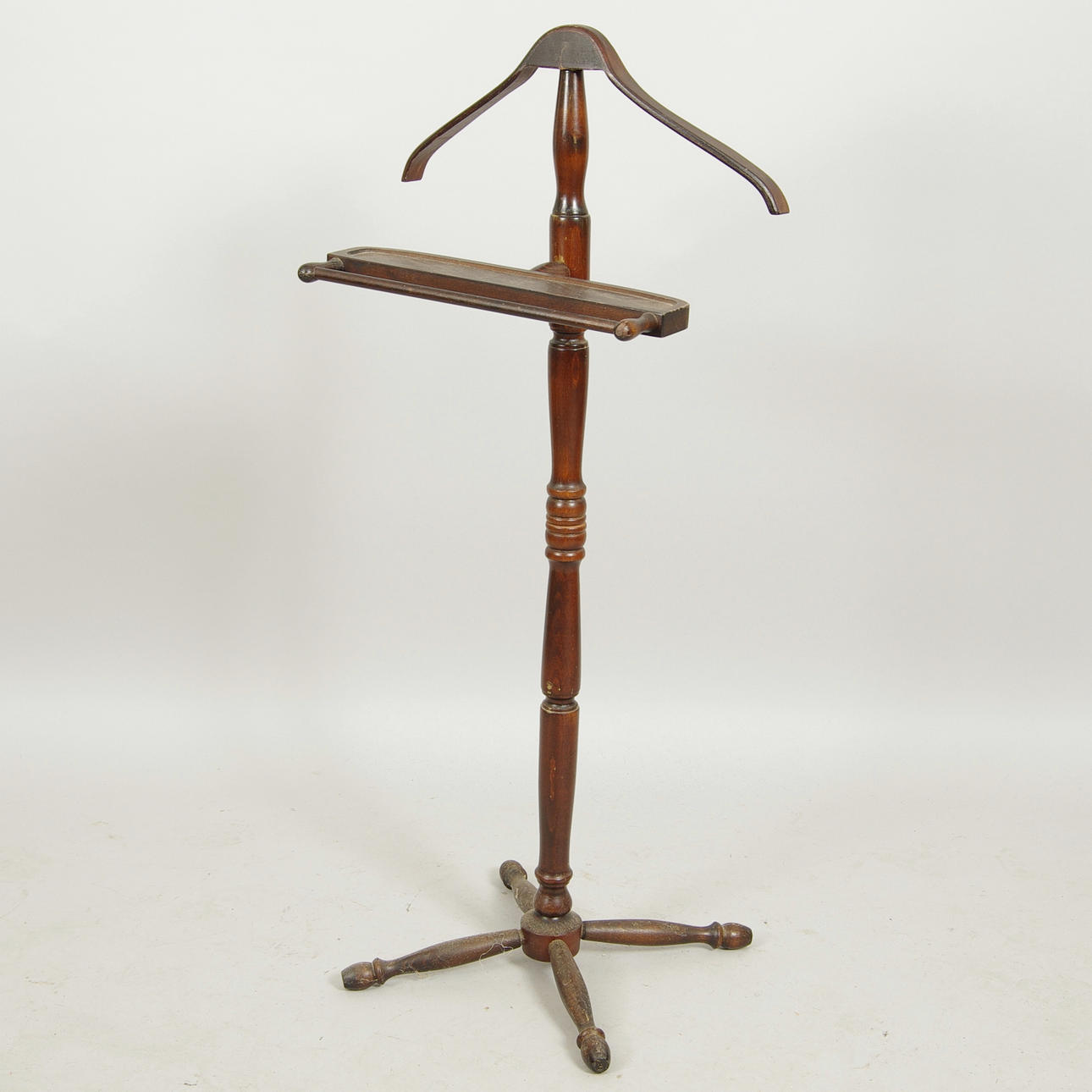 HERRBETJÄNT, mahogny, sent 1900-tal.