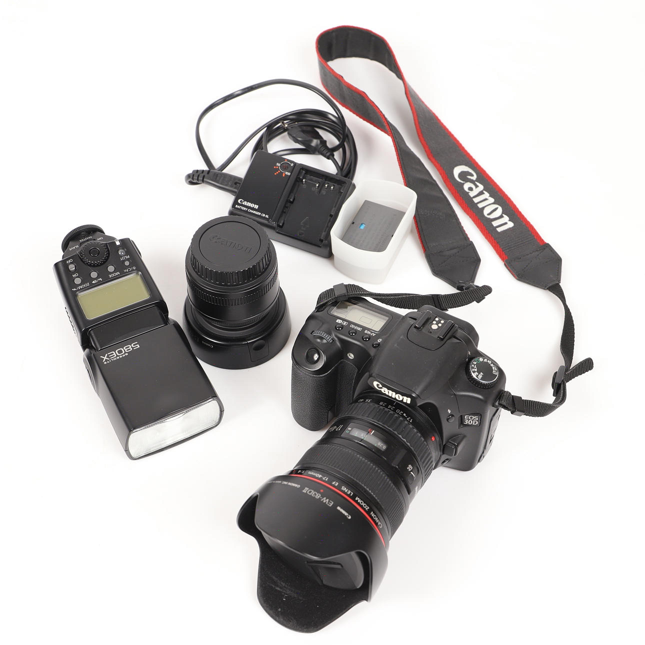 CÁMARA DIGITAL CON ACCESORIOS, Canon Eos 30, 2000s.